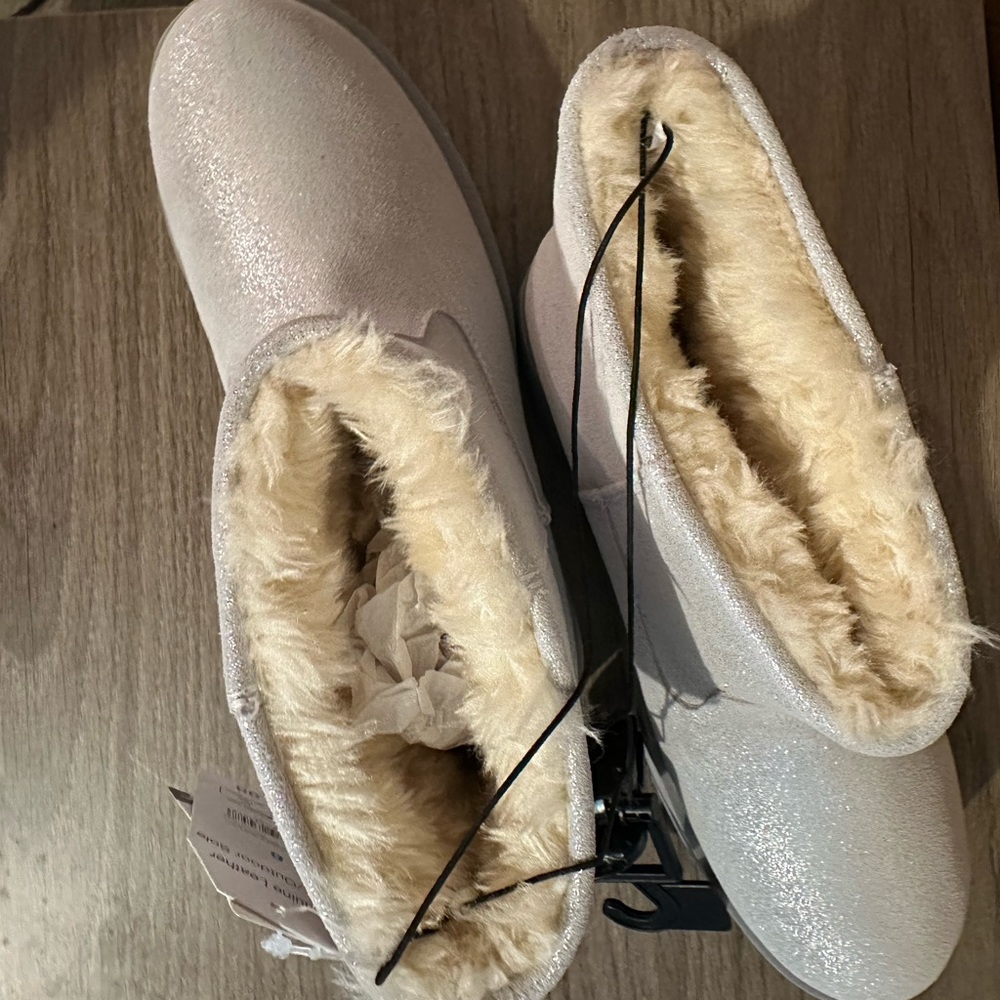 Time and True Genuine Leather Sherpa lined winter boots Size 7 iridescent hue - Picture 4 of 9